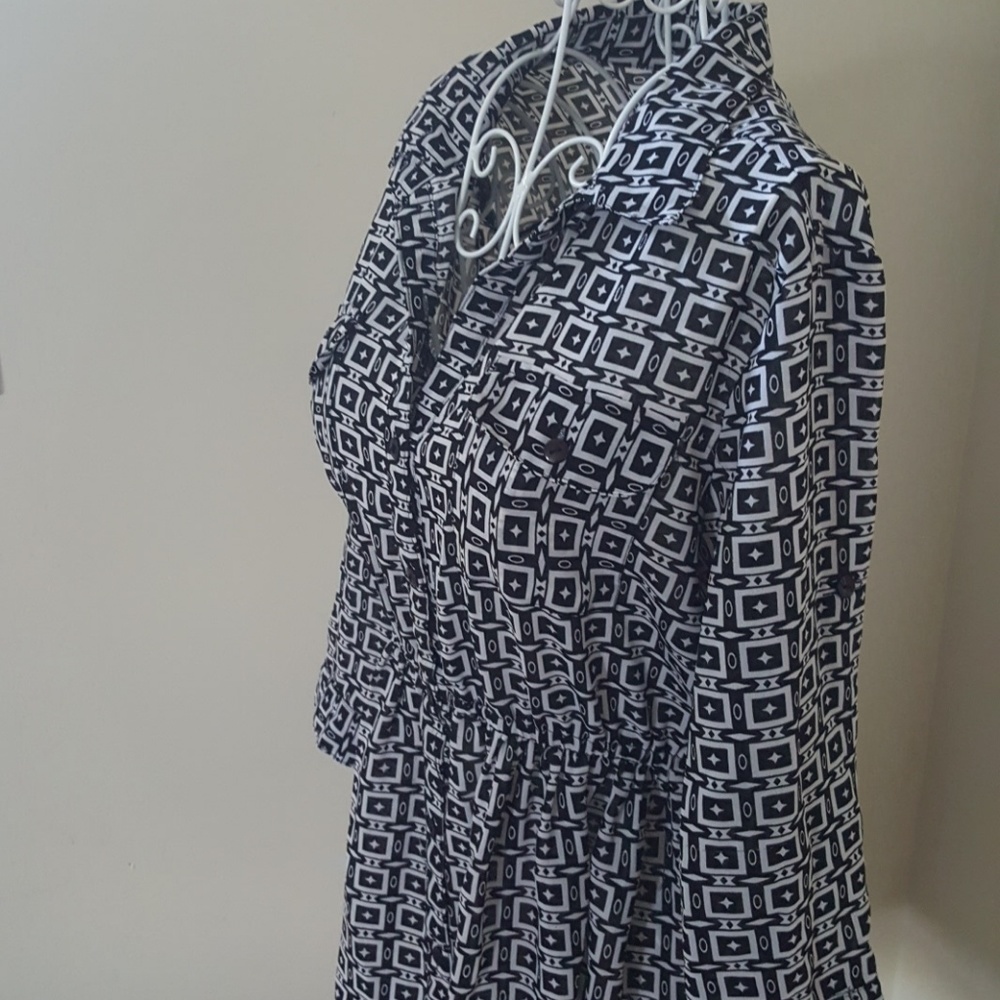 Dress - Picture 3 of 3